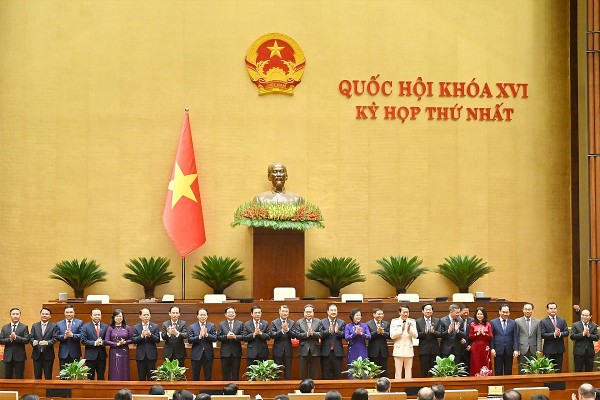 quoc hoi phe chuan bo nhiem 6 pho thu tuong 17 bo truong va cac thanh vien chinh phu