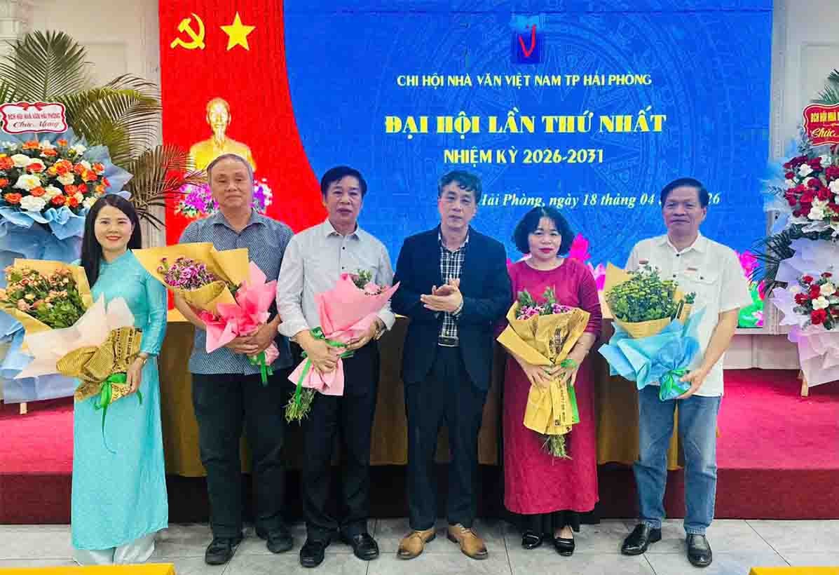 Nhà thơ Nguyễn Đình Minh giữ chức Chi hội trưởng Chi hội Nhà văn Việt Nam thành phố Hải Phòng