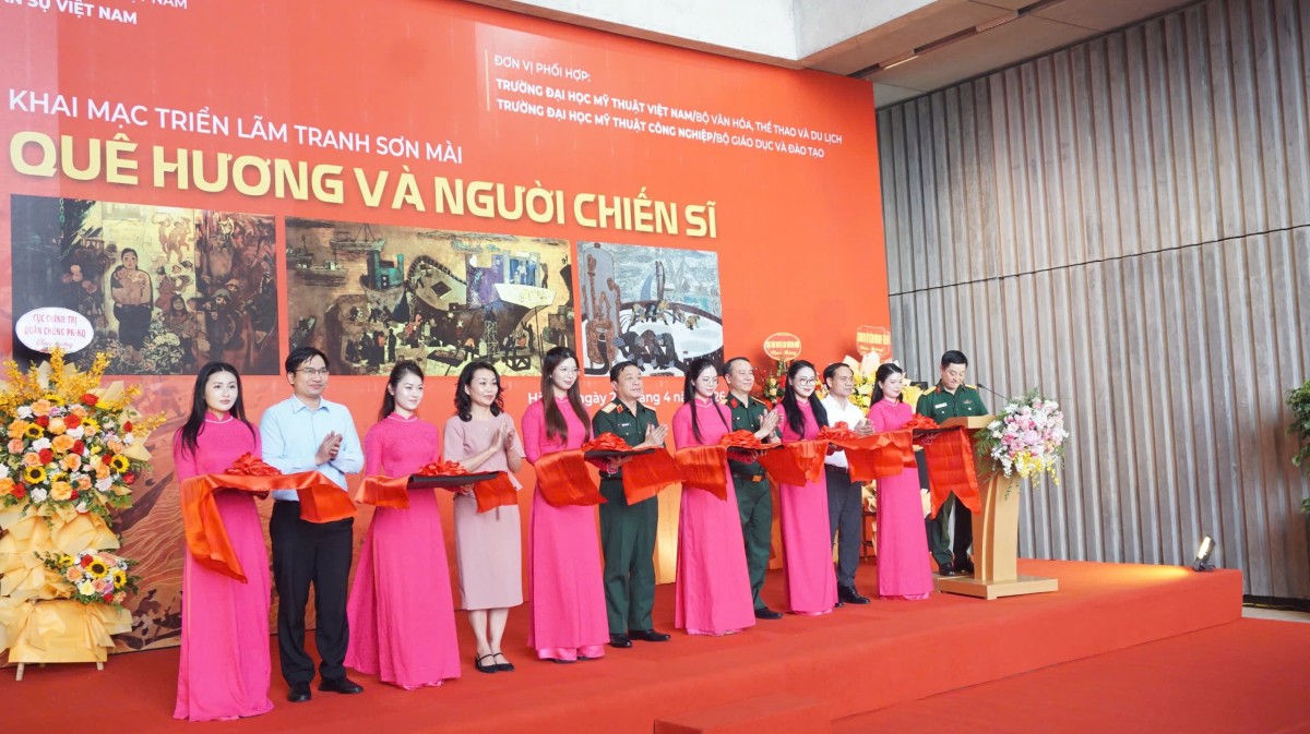 Niềm tự hào dân tộc qua “Quê hương và người chiến sĩ”