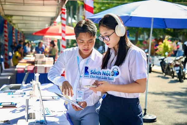 van hoa doc trong ki nguyen so doc hang nghin chu moi ngay dong lai duoc bao nhieu
