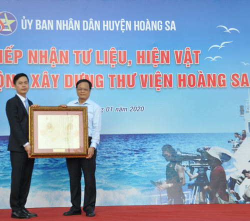 Bảo tàng Hoàng Sa – Đà Nẵng tiếp nhận thêm tư liệu, hiện vật quý