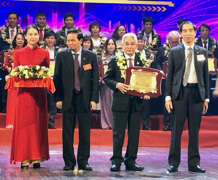 Trường Đại học Cửu Long nhận giải thưởng Top 20 Thương hiệu vàng năm 2024