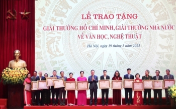nhieu tac gia da nhan tien giai thuong ho chi minh giai thuong nha nuoc